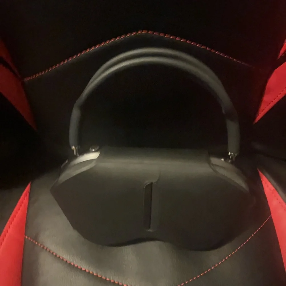 Black Airpod Maxes